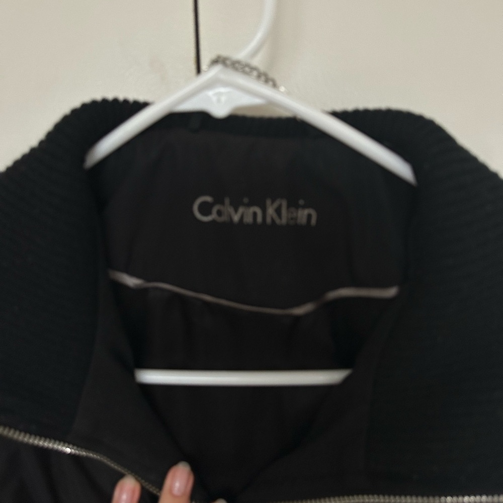 Calvin Klein - Picture 3 of 7